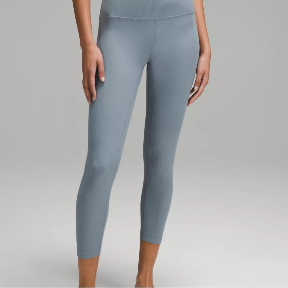 Lululemon Align Ribbed High-Rise Cropped
23” Size 4 Belgian Blue